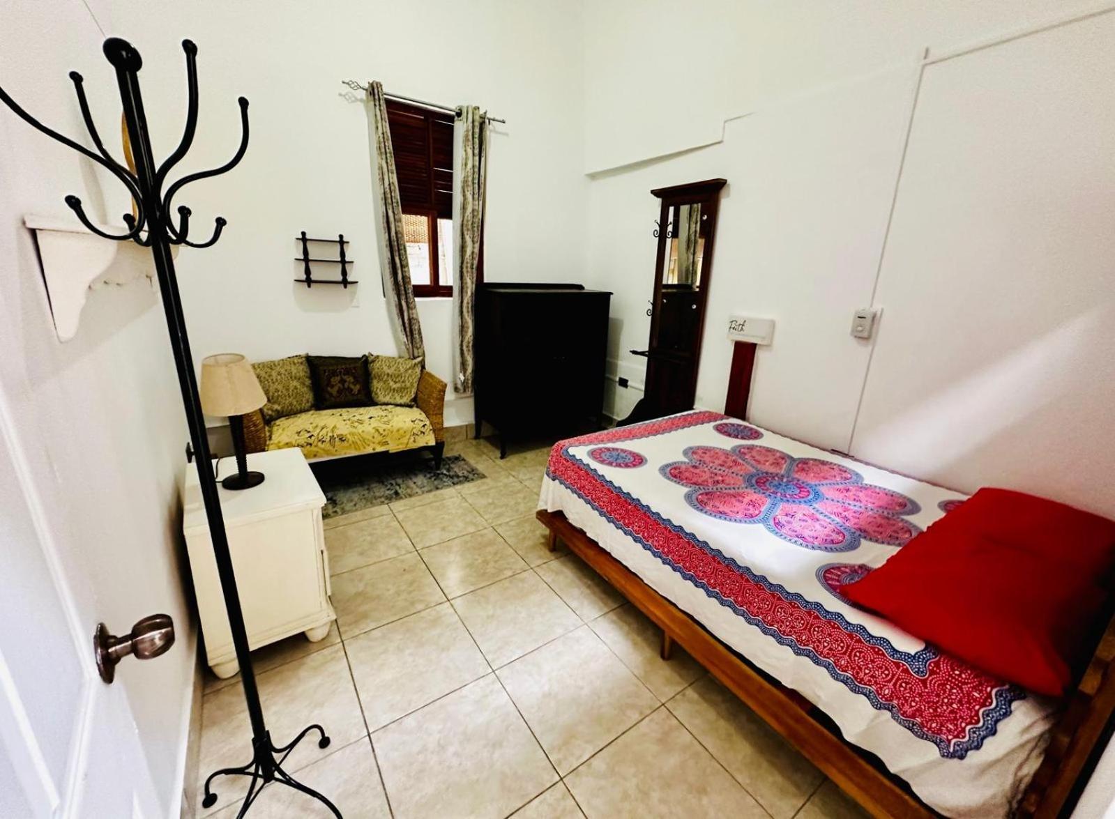 Casa Yoly Hostel Ґранада Екстер'єр фото