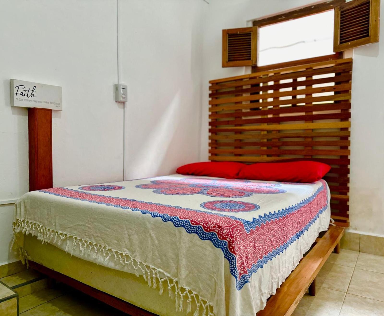Casa Yoly Hostel Ґранада Екстер'єр фото